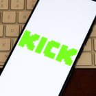Kick – Plataforma de streaming de vídeo ao vivo focada em jogos e conteúdo criativo, lançada em dezembro de 2022.