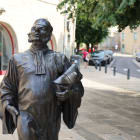 Statue d&rsquo;avocat, sur la place du palais, ville de Vesoul, département de Haute Saone, France
