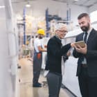 travail, business, inspection, transmission, famille, senior, femme dirigeante, industrie, usine
