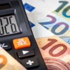 2026, euro, loi de finances, billets, calculatrice, argent, bugdet