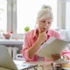 budget, finances, frais bancaires, banque, senior, argent, assurances, formalités administratives, impôts