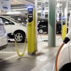 Parking avec bornes de chargement de véhicules électriques