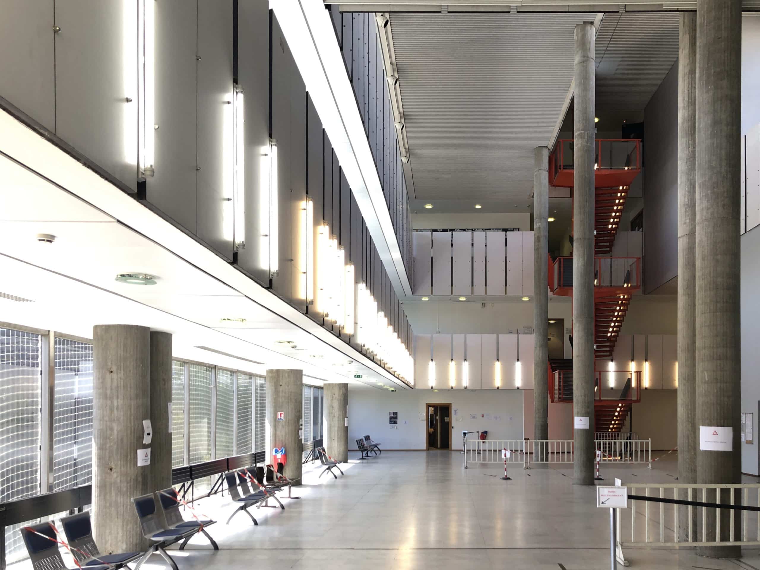 Salle des pas perdus de Nanterre - Photo Pierre Anquetin