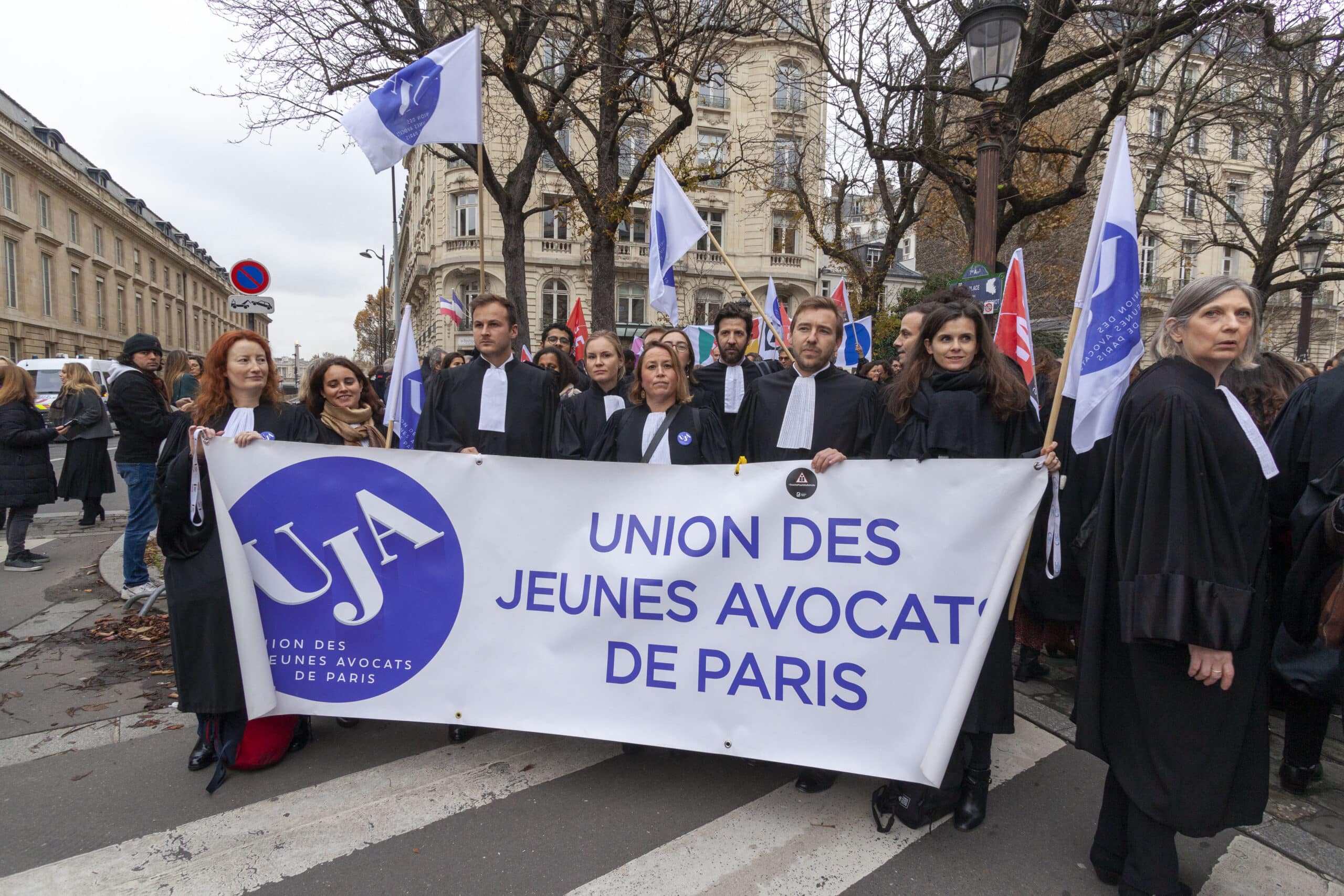 Les avocats descendent dans la rue pour protéger leur secret professionnel