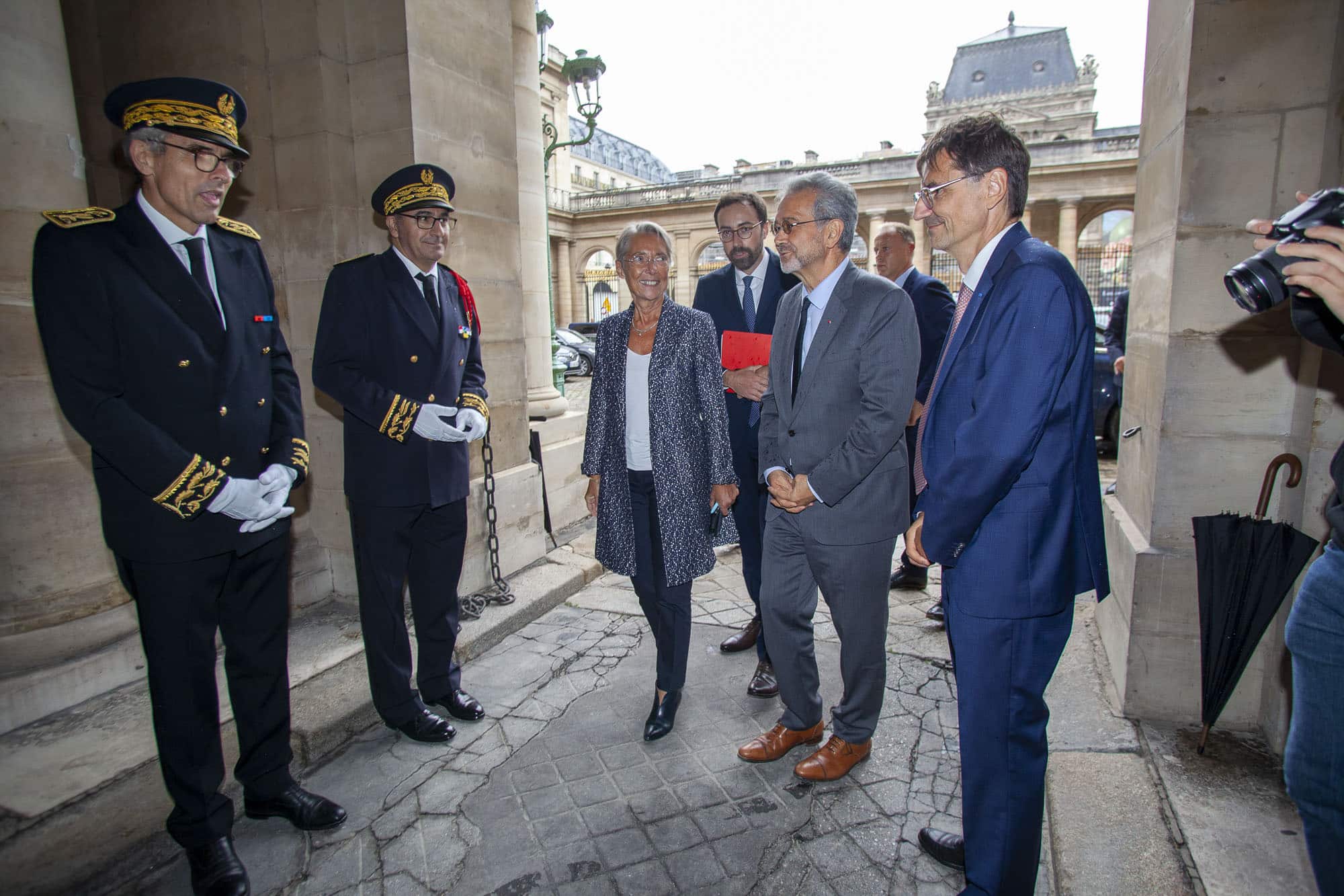 Devant le Conseil d'État, É. Borne affirme son ambition de "sobriété" législative