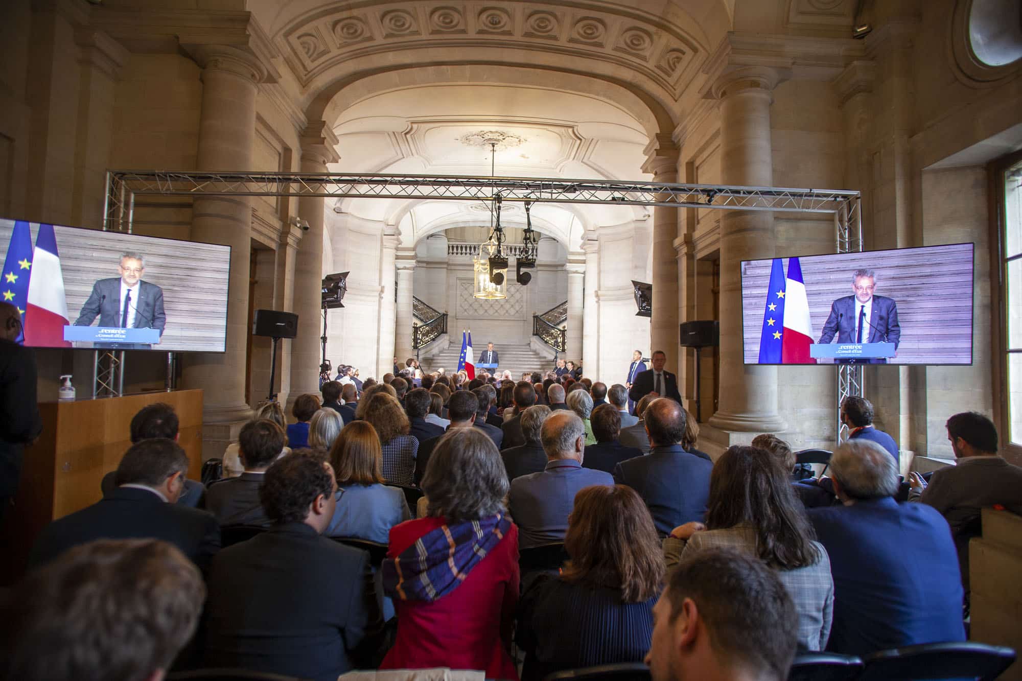 Devant le Conseil d'État, É. Borne affirme son ambition de "sobriété" législative