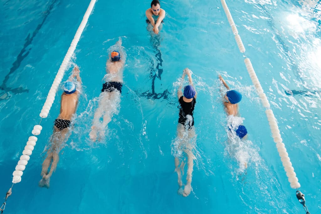 Natation, piscine, maître nageur