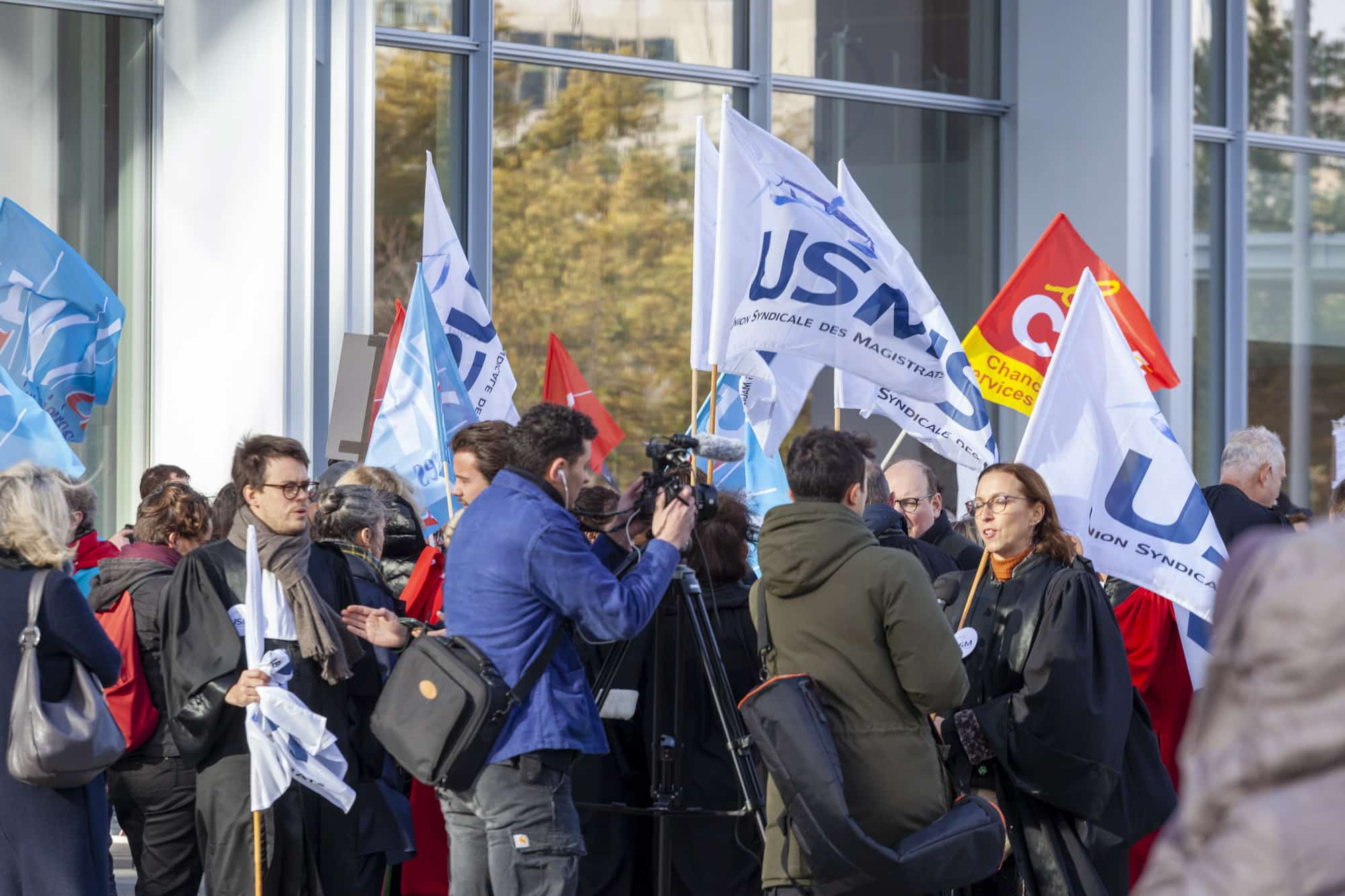 Les professions judiciaires mobilisées contre une "justice au rabais"