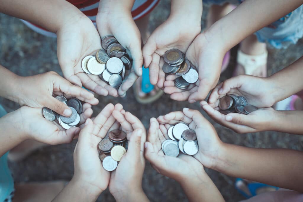 Argent, don, solidarité, enfants, mains, générosité