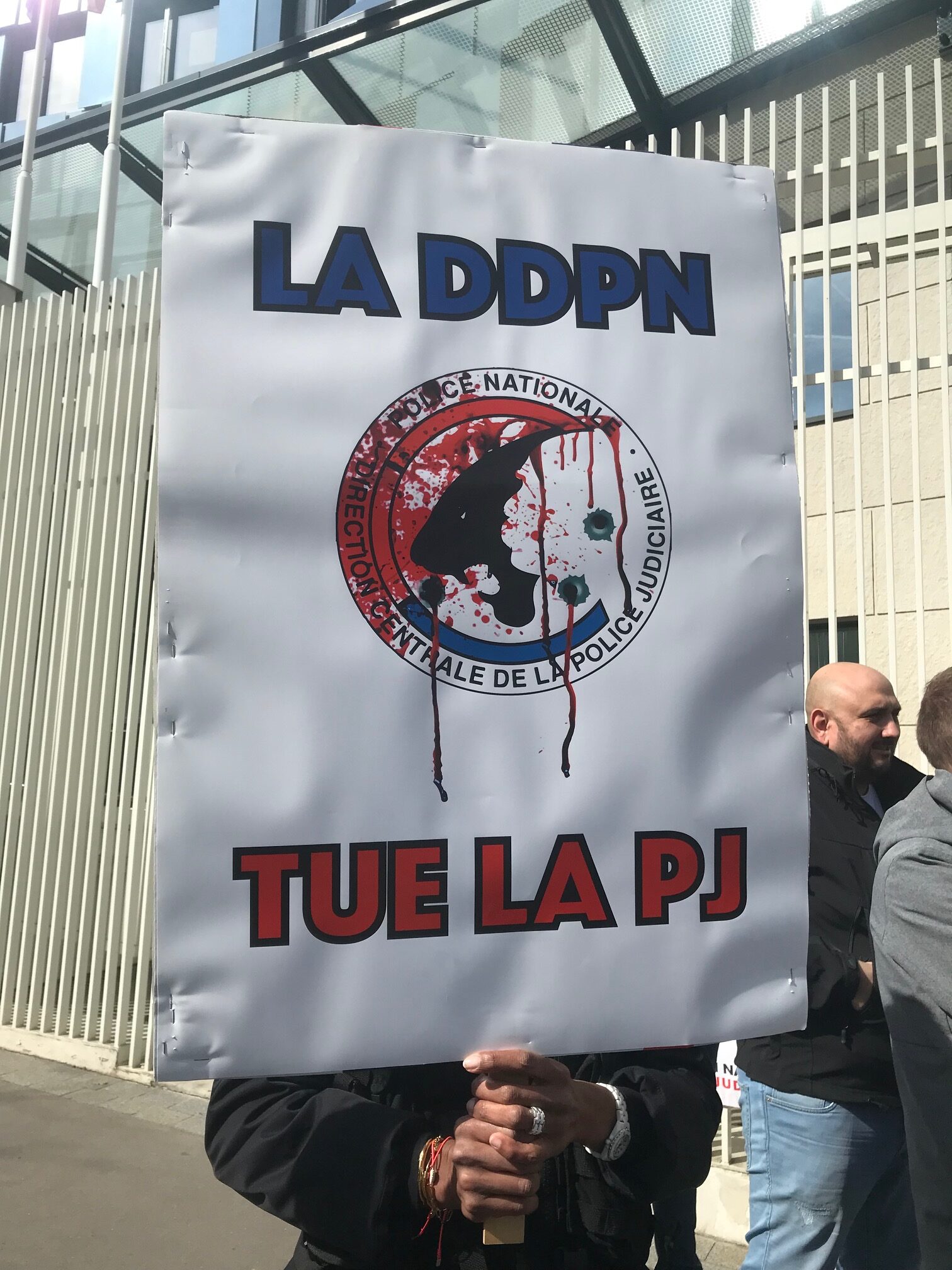 Le monde judiciaire manifeste dans toute la France pour sauver la PJ