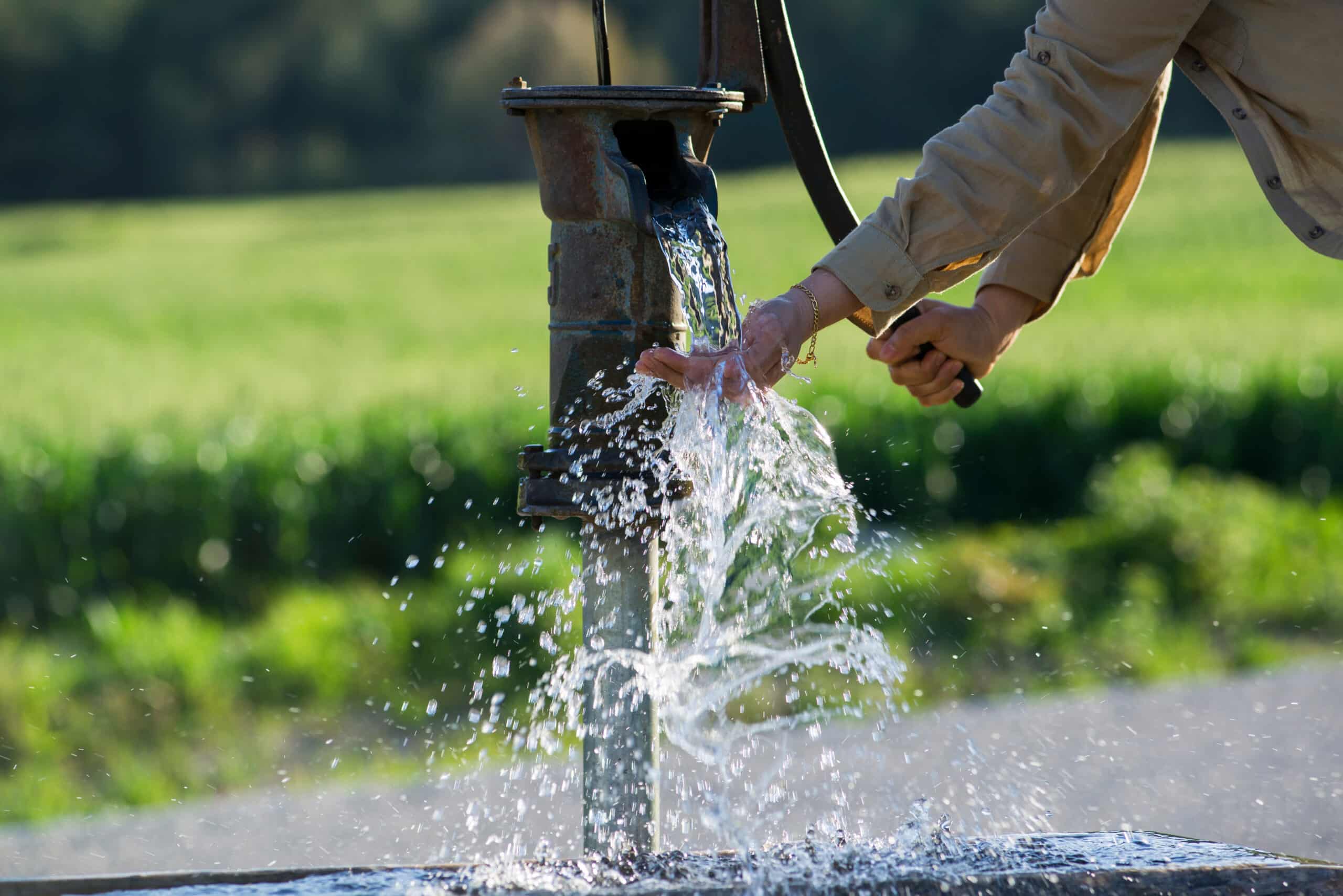 À Grigny, le maire défend son eau