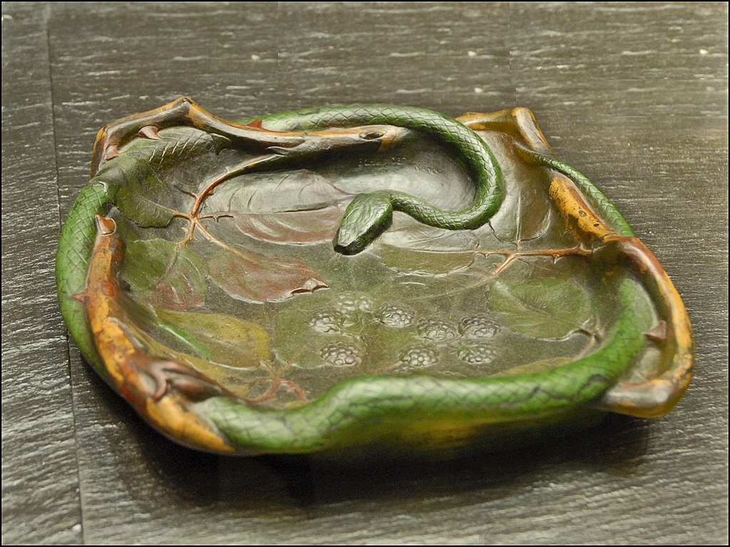 Coupe_au_serpent_et_branches_de_mûrier_(musée_des_Beaux-Arts_de_Nancy)