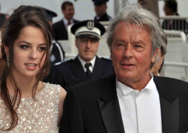 Succession d’Alain Delon : comment contester un testament ?